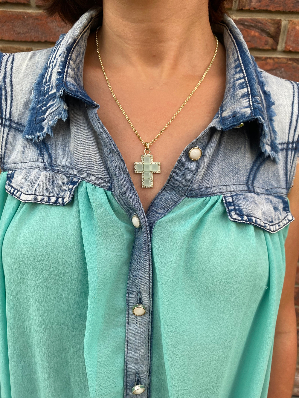 Кулон на цепочке широкий крест с кристаллами, оттенок мята