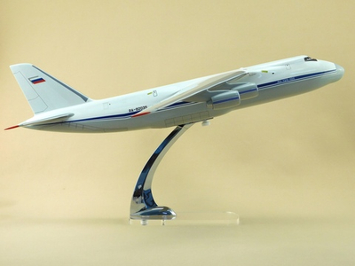 Модель самолета Ан-124-100 (М1:144, RA-82035)