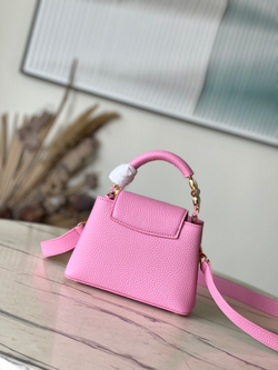 Louis Vuitton Capucines Mini