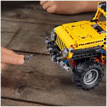 Конструктор LEGO Technic Jeep Wrangler 42122