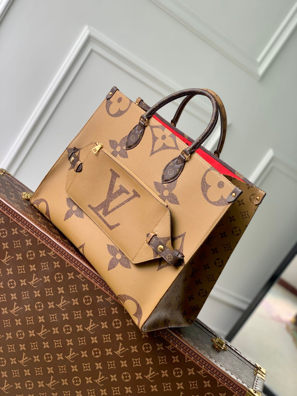 Louis Vuitton Onthego Voyage