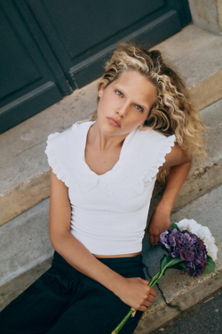 ZARA ФУТБОЛКА С ВОРОТНИКОМ-СТОЙКОЙ, БЕЛЫЙ