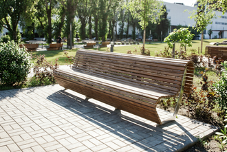Уличные скамейки