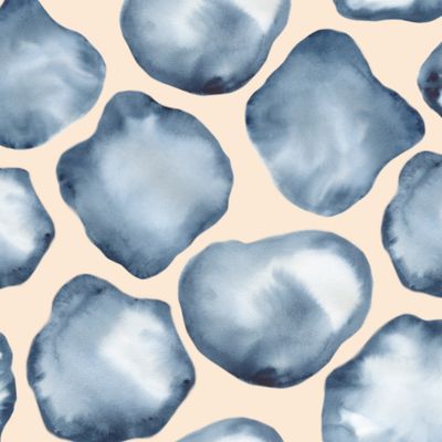 Абстрактные акварельные пятна на бежевом