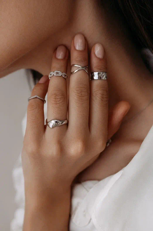 Фаланговое кольцо "Тонкая галочка с фианитами"