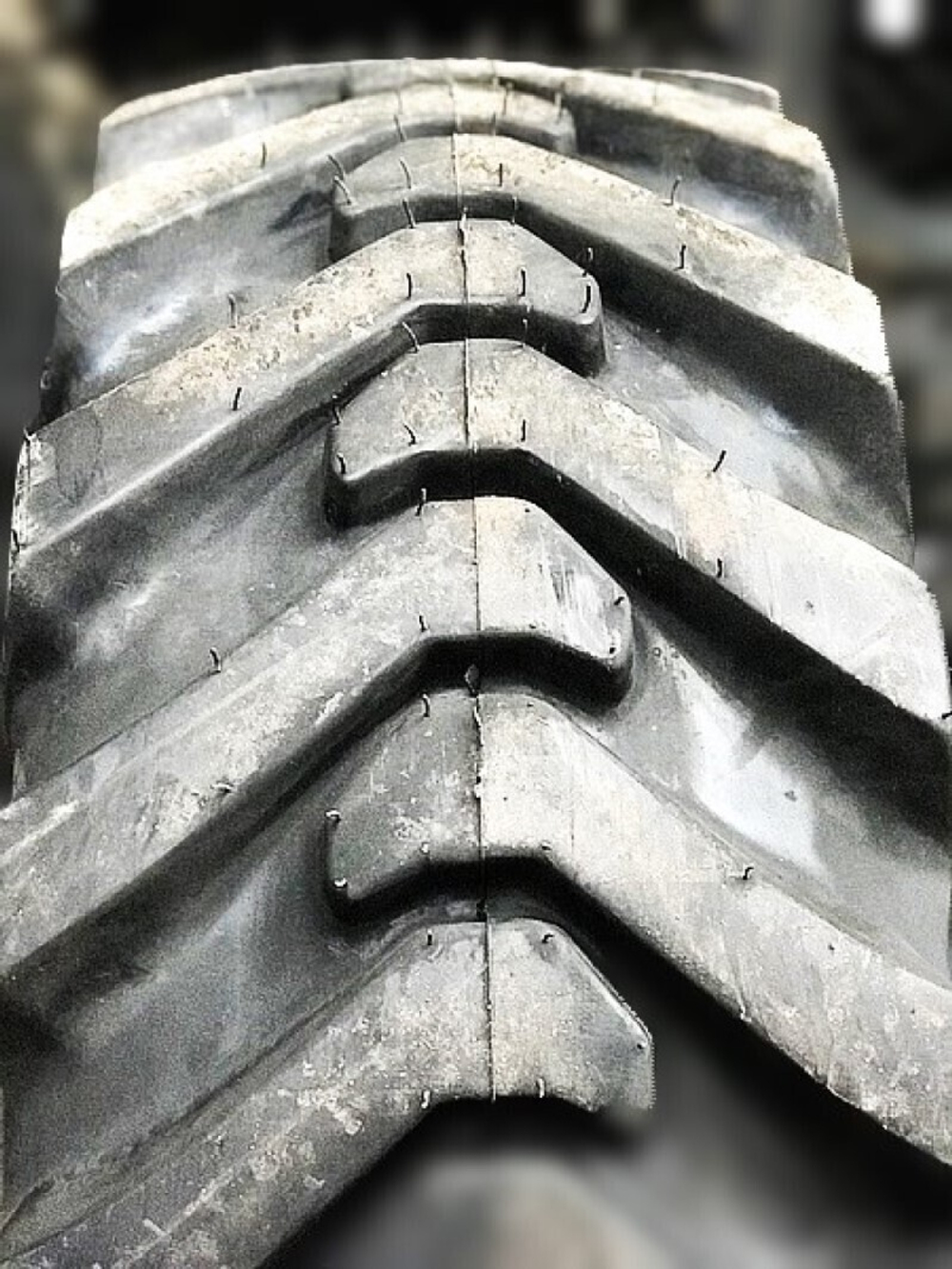 Шина 16.9-28 Petlas IND25 14PR 156А8 TL