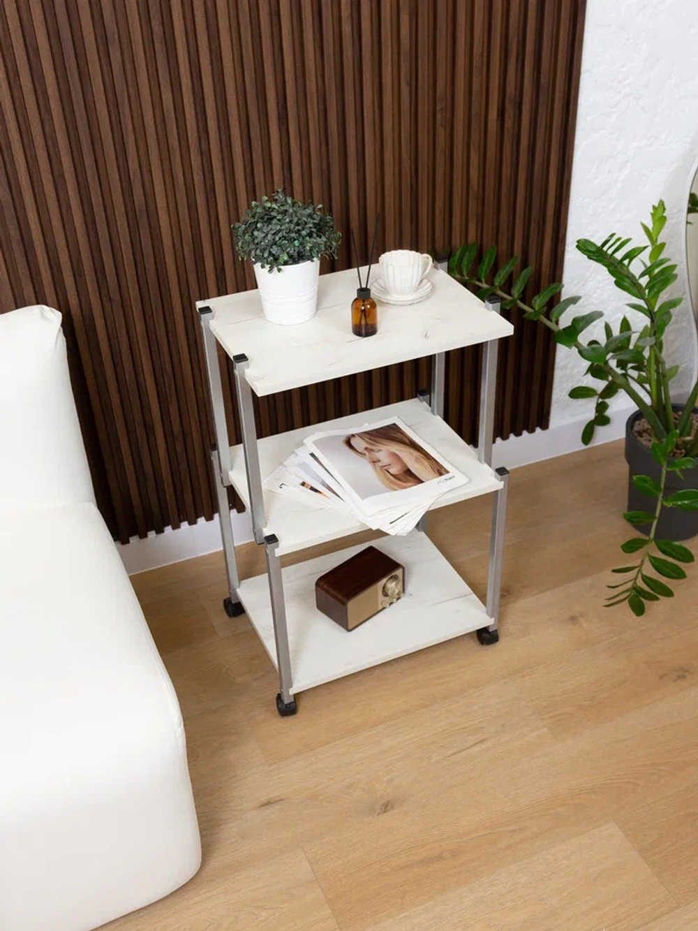 Тележка косметологическая Пирамида на колесиках