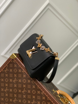 Louis Vuitton Twist MM