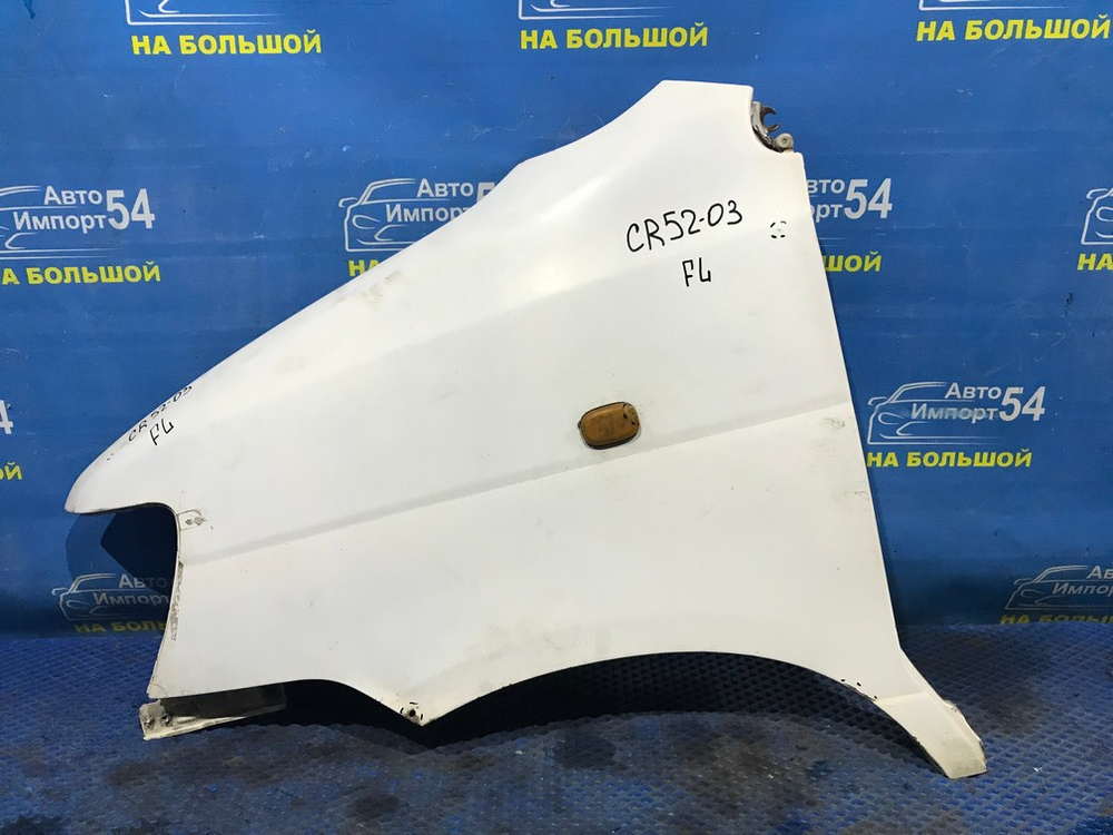 Крыло переднее левое TOYOTA LITEACE NOAH 2001