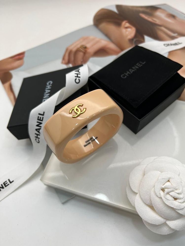 Брошь CHANEL