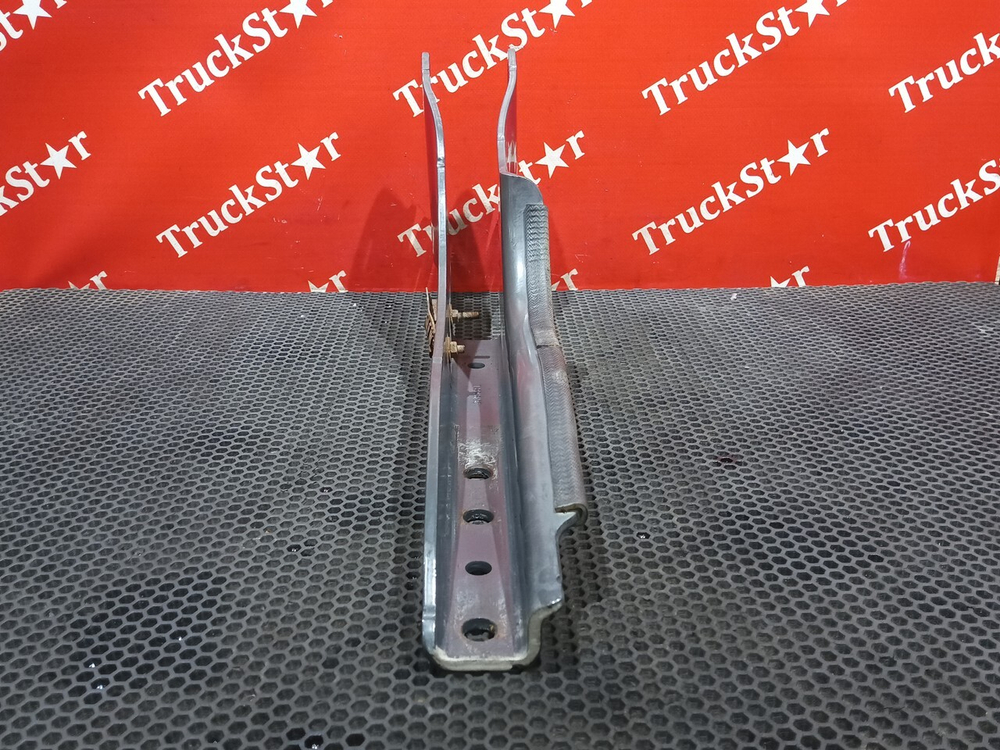 Кронштейн кабины левый 2021г