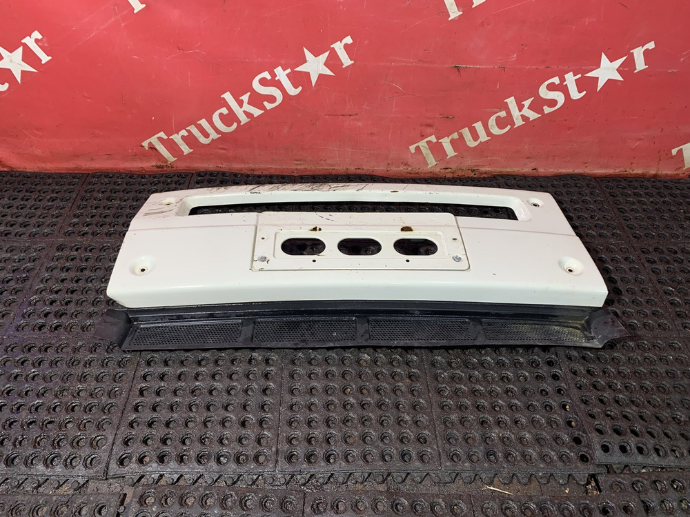 Бампер передний средняя часть 2023г.