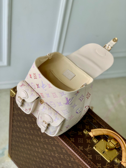 Louis Vuitton Backup