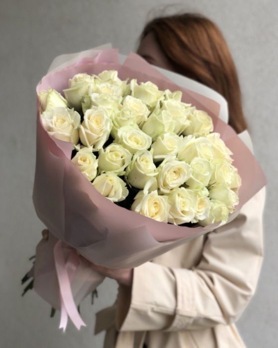 Букет из 33 голландских роз 60 см в оформлении (цвет роз на выбор) #3774