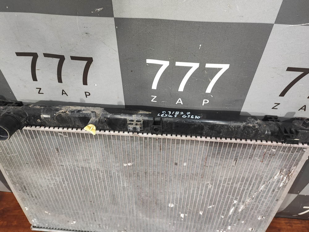 Радиатор двигателя Lexus GS 4 11-20 Б/У 1640036150