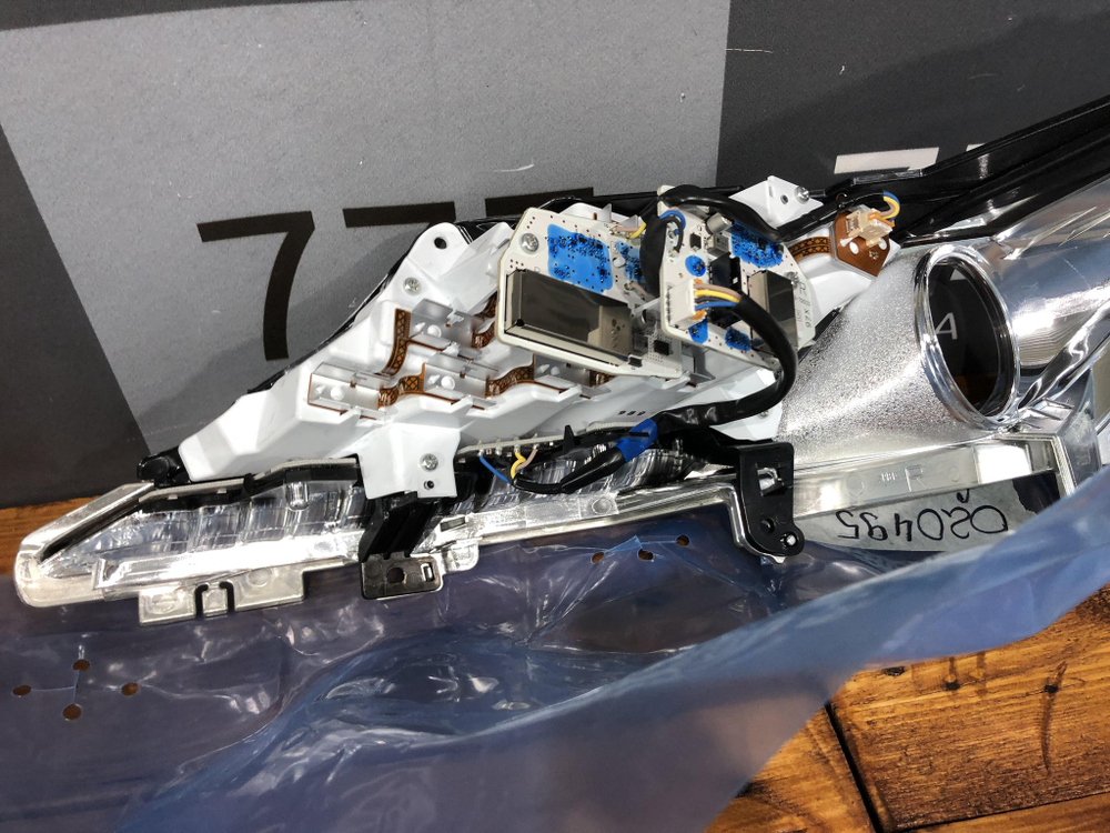 Отражатель фары правой Camry (XV70) 17-21 Новый Оригинал 8113133E10