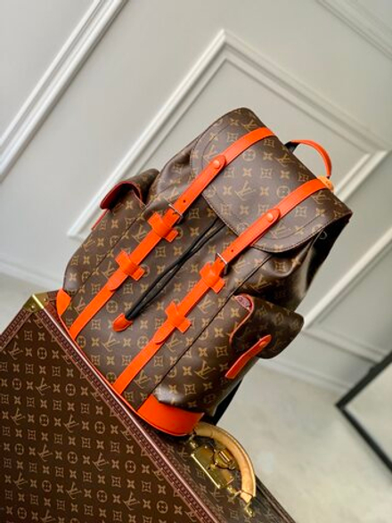 Louis Vuitton Christopher MM