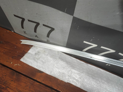 Молдинг стекла двери передней правой S (W222) 13-20 Б/У Оригинал A2226903006