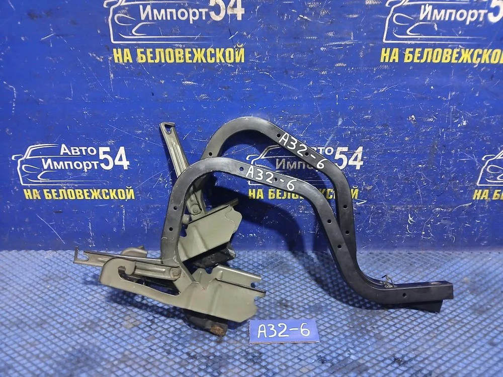 Петля багажника NISSAN CEFIRO 1994