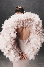 Объемное болеро с цветочной отделкой