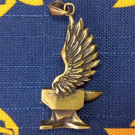 Подвеска. Наковальня с крыльями