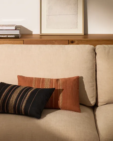 Чехол для подушки из льна Sairu оранжевого цвета с вышивкой из джута 30 x 50 см