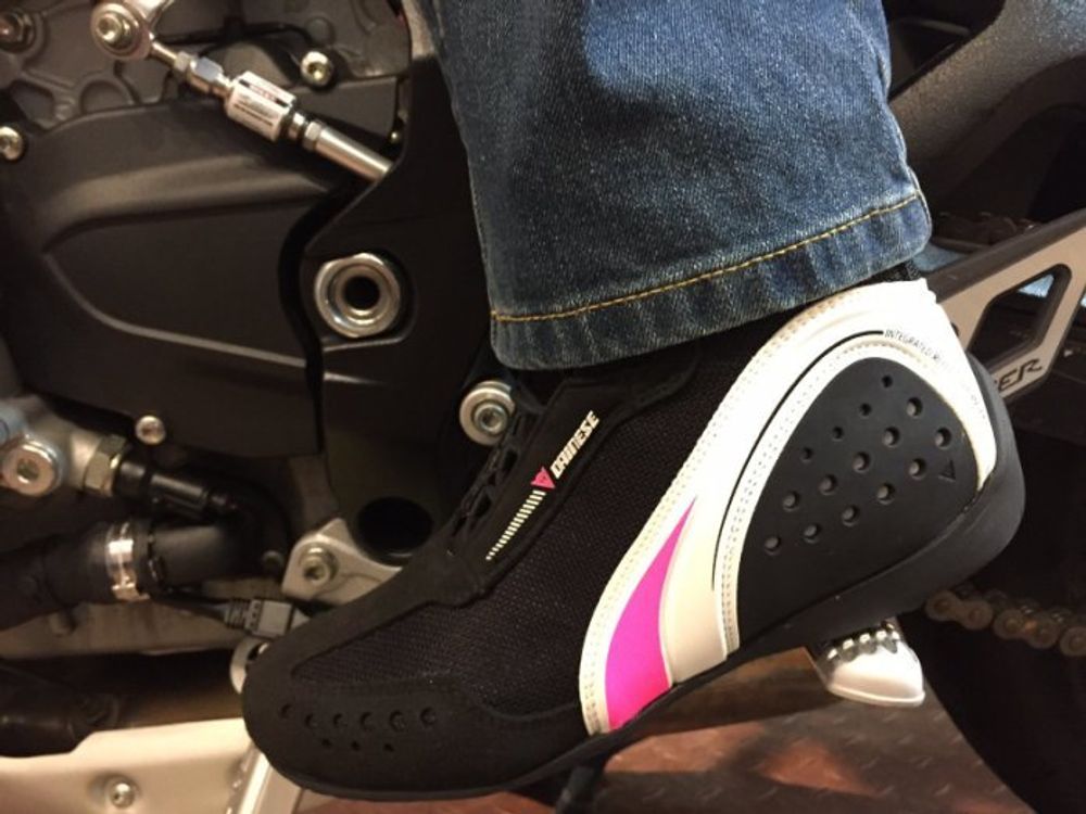 Motorshoe Air Lady / Женские / Черный / Фуксия