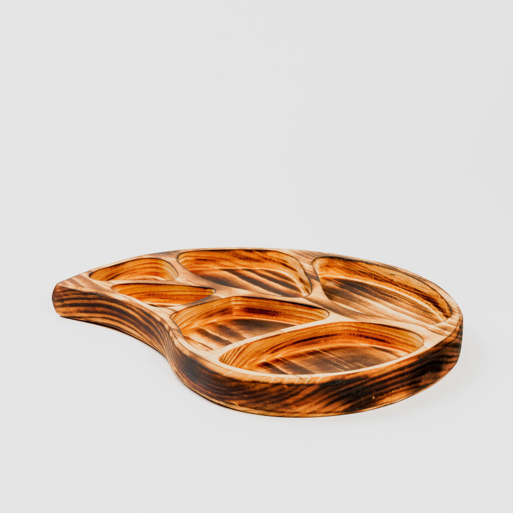 Деревянная менажница "Лист" из кедра