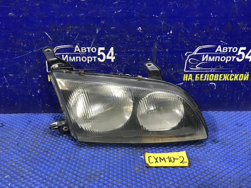 Фара передняя правая TOYOTA IPSUM 1997