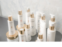 ICONIQUE Professional R+ Keratin repair Nourishing shampoo - восстанавливающий шампунь с кератином для сухих и поврежденных волос /   100  ml  / GTIN 8059300536582
