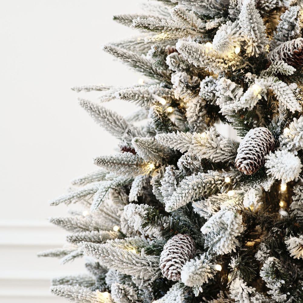 Заснеженная елка с гирляндой встроенной «ile Grande» (Литая+пвх) от 1,8 м до 2,4 м