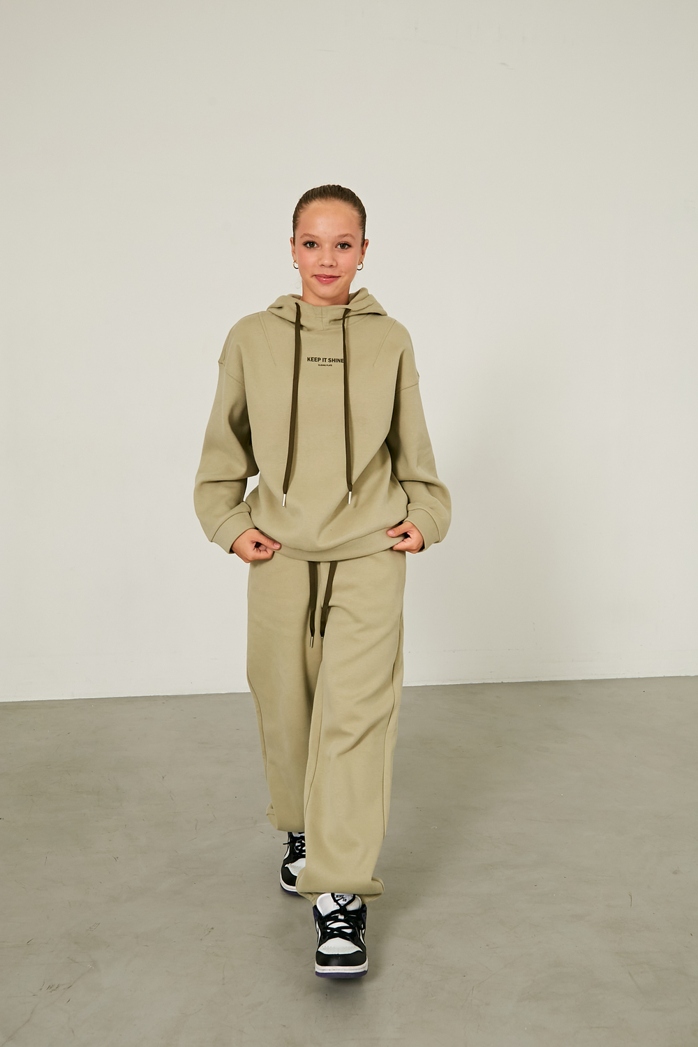 Худи уни DELORAS 22381