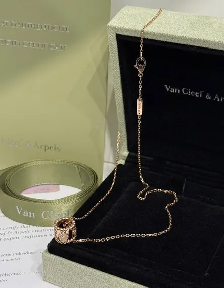 Подвеска Van Cleef &amp; Arpels Perlee clovers