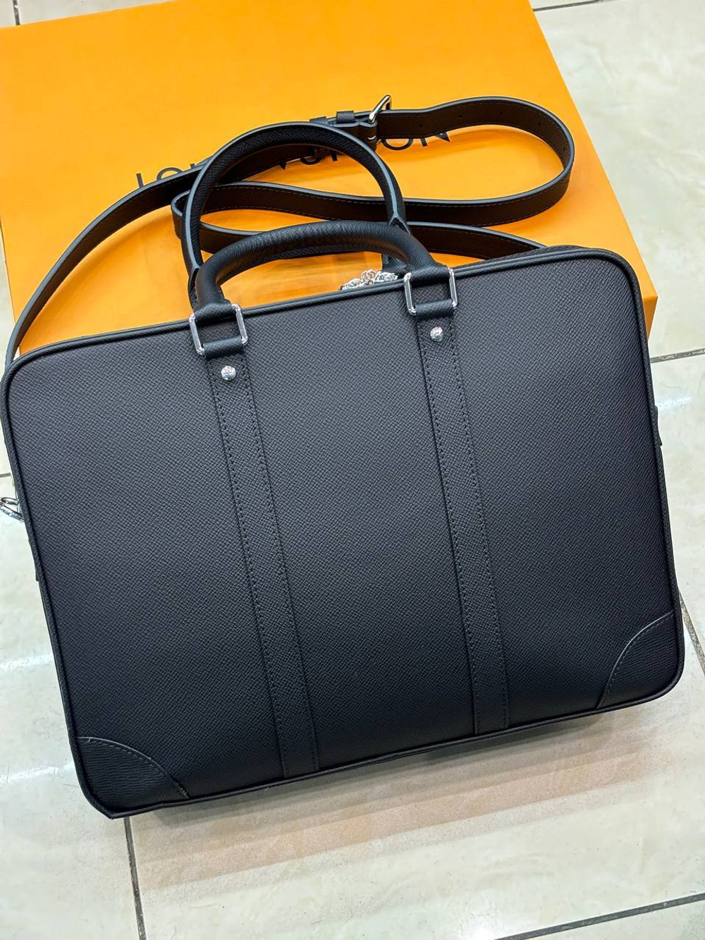 Портфель Louis Vuitton