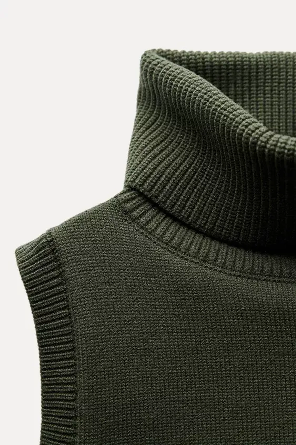 ZARA ТРИКОТАЖНЫЙ ЖИЛЕТ С ВЫСОКИМ ВОРОТНИКОМ, ХАКИ