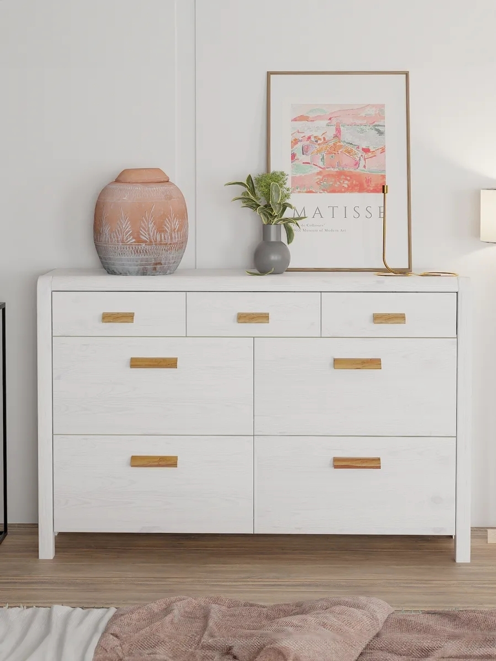 Комод белый 7 ящиков Мадейра из массива сосны на ножках