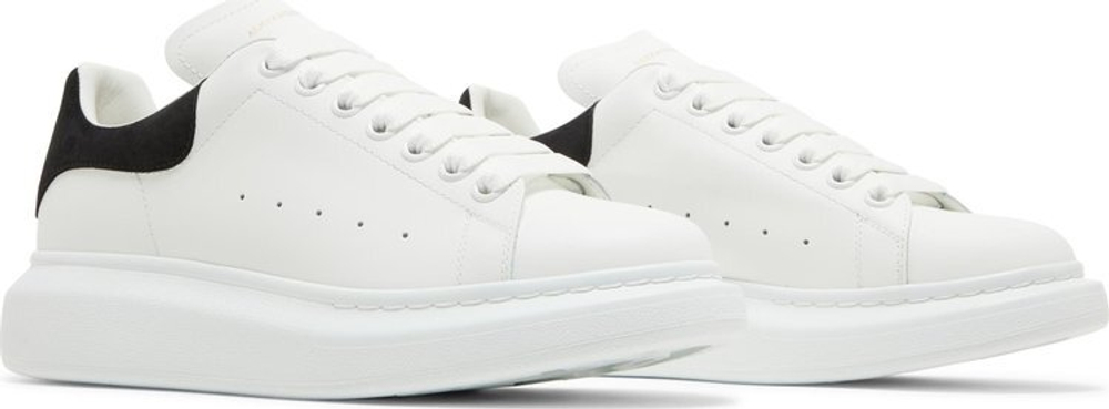 Alexander mcqueen oversized sneaker black and white clearance