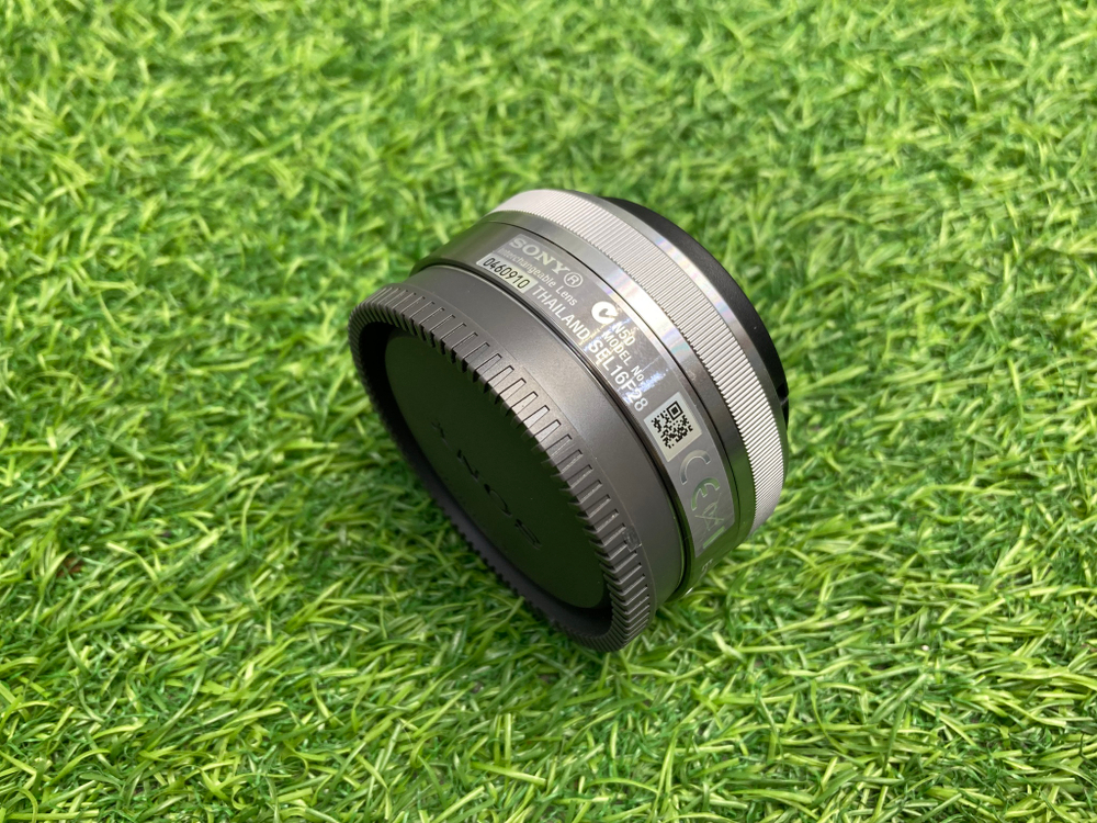 Sony 16mm 2.8 E