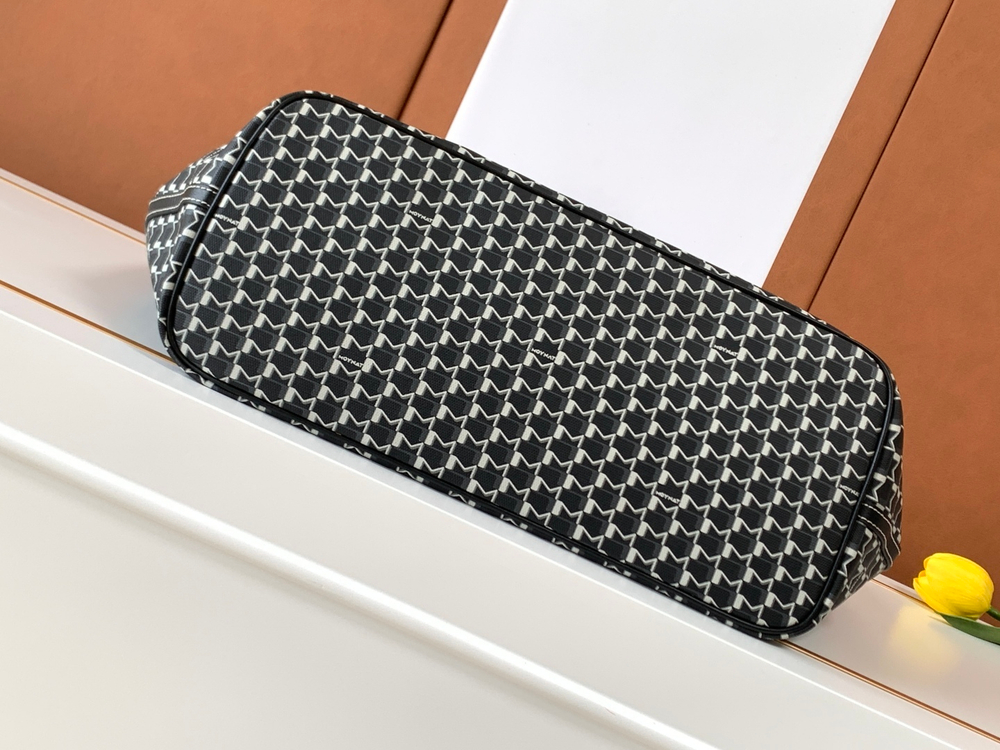 Moynat M Tote GM