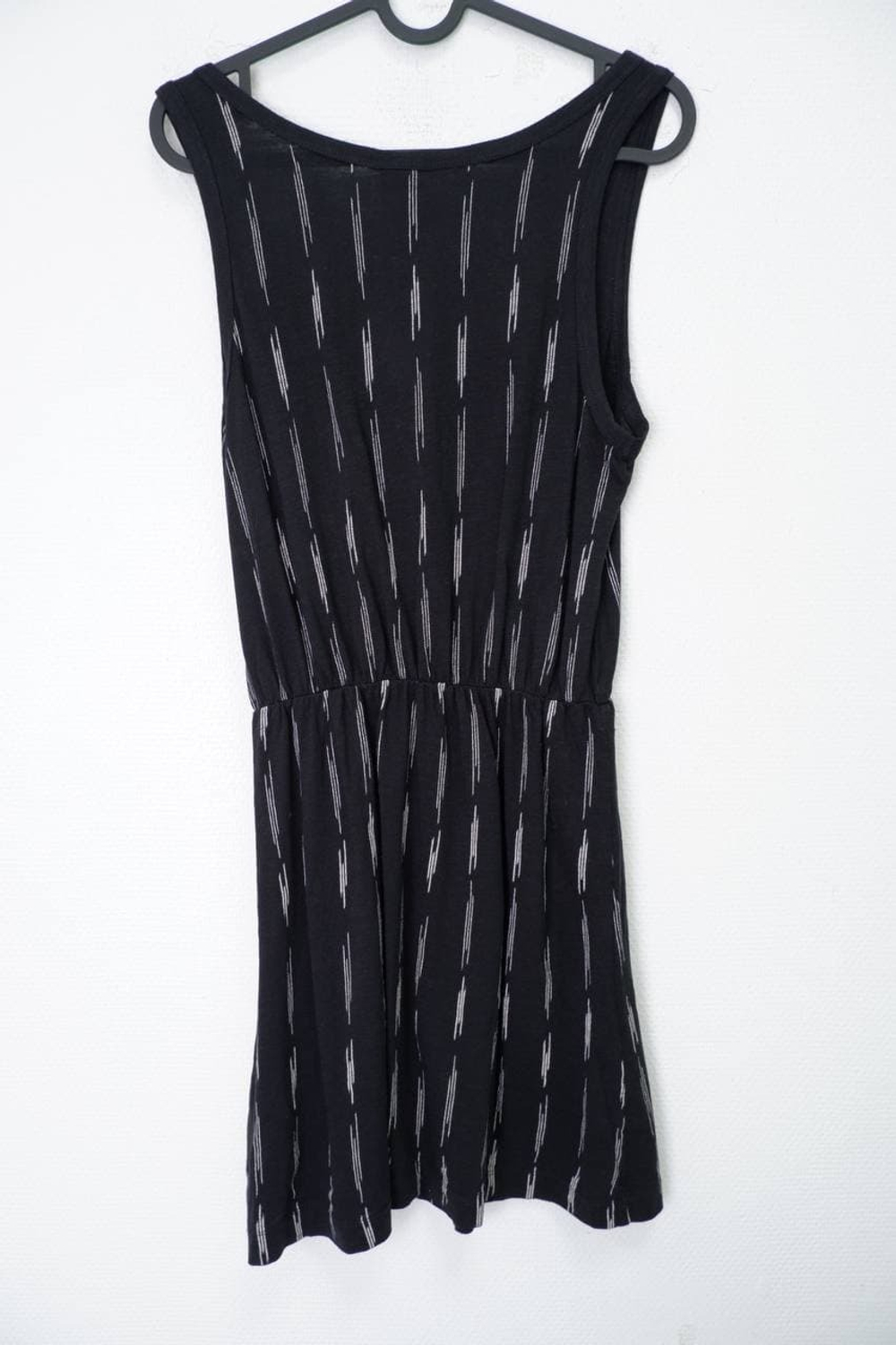 Платье H&M В полоску 42 размер