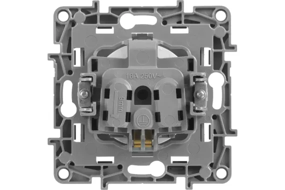 Розетка Legrand Etika с заземлением и шторкой алюминий 25627