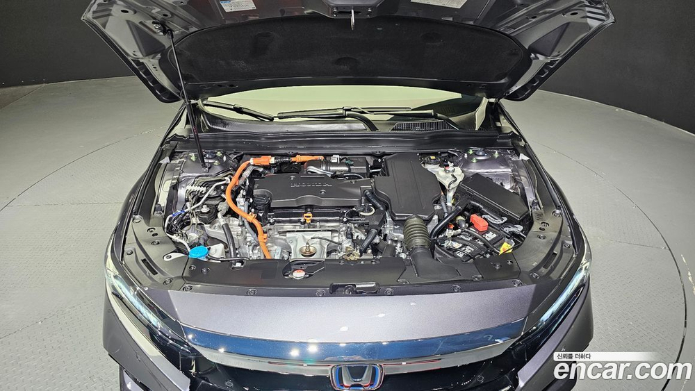 Honda Accord 10 Generation 2.0 Hybrid Touring (11.2021)