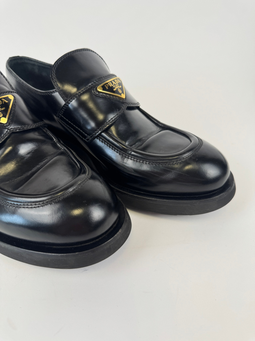 Лоферы Prada