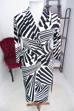 Платье Debenhams монохромное, маркировка 10, визуально 44 размер