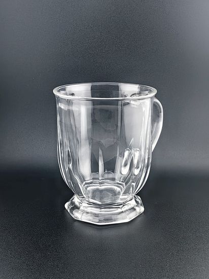 Кружка стеклянная 700 мл. на ножке