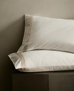 ZARA HOME НАВОЛОЧКА ИЗ САТИНА С КАЙМОЙ (300 НИТЕЙ), СЕРЫЙ