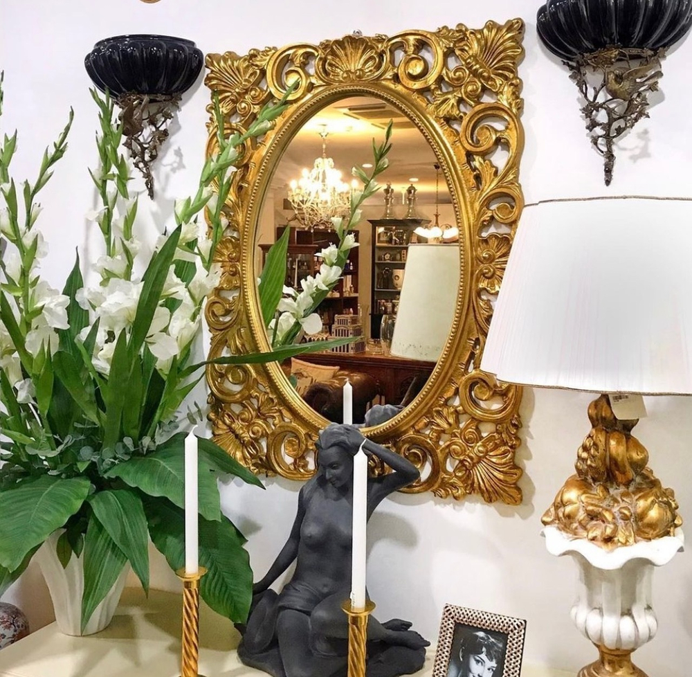 Зеркало овальное в прямоугольной раме