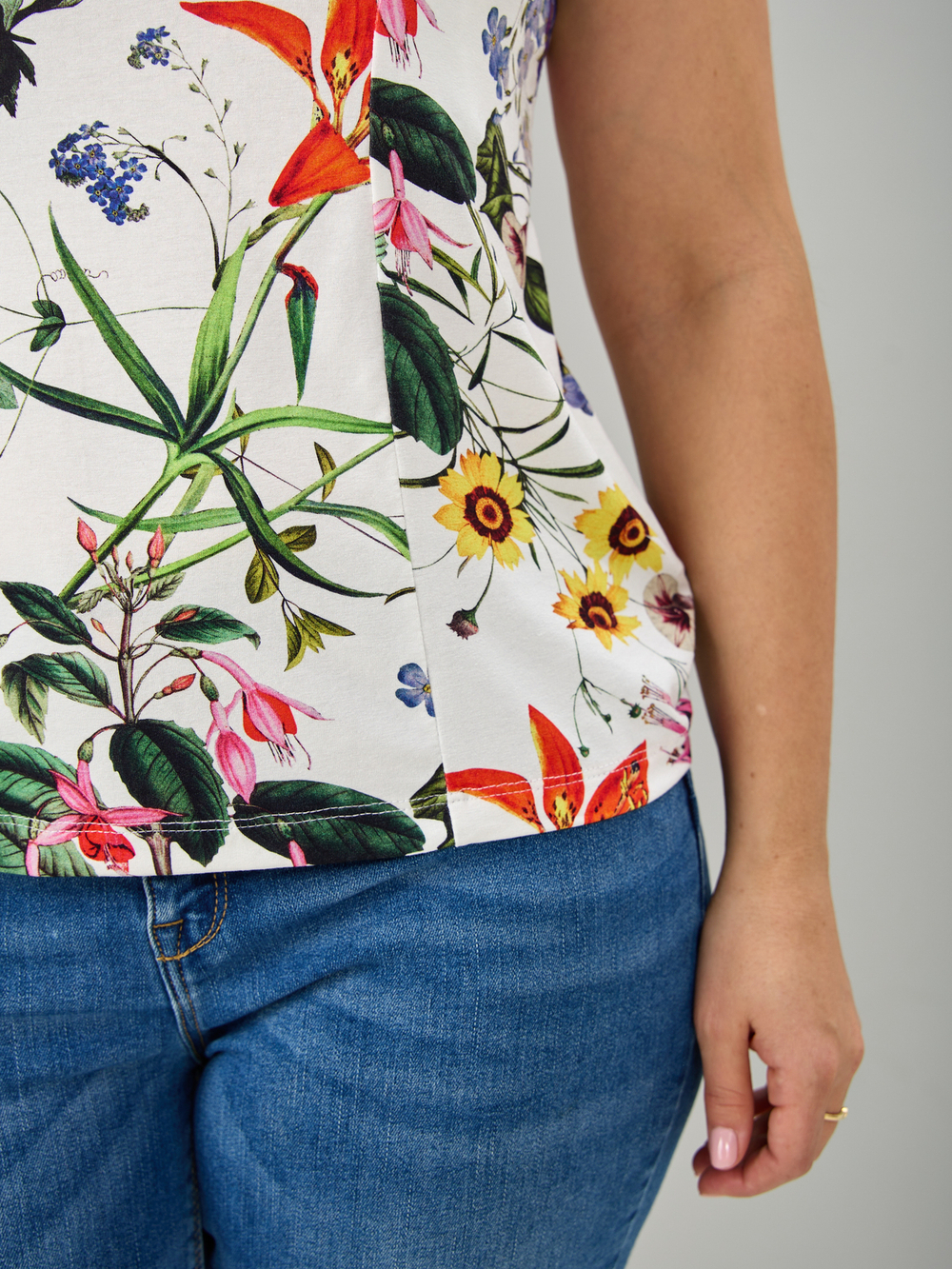 Майка М-040/молоко-полевыецветы