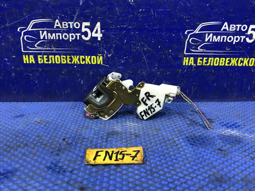 Замок двери передней правой NISSAN PULSAR 2000