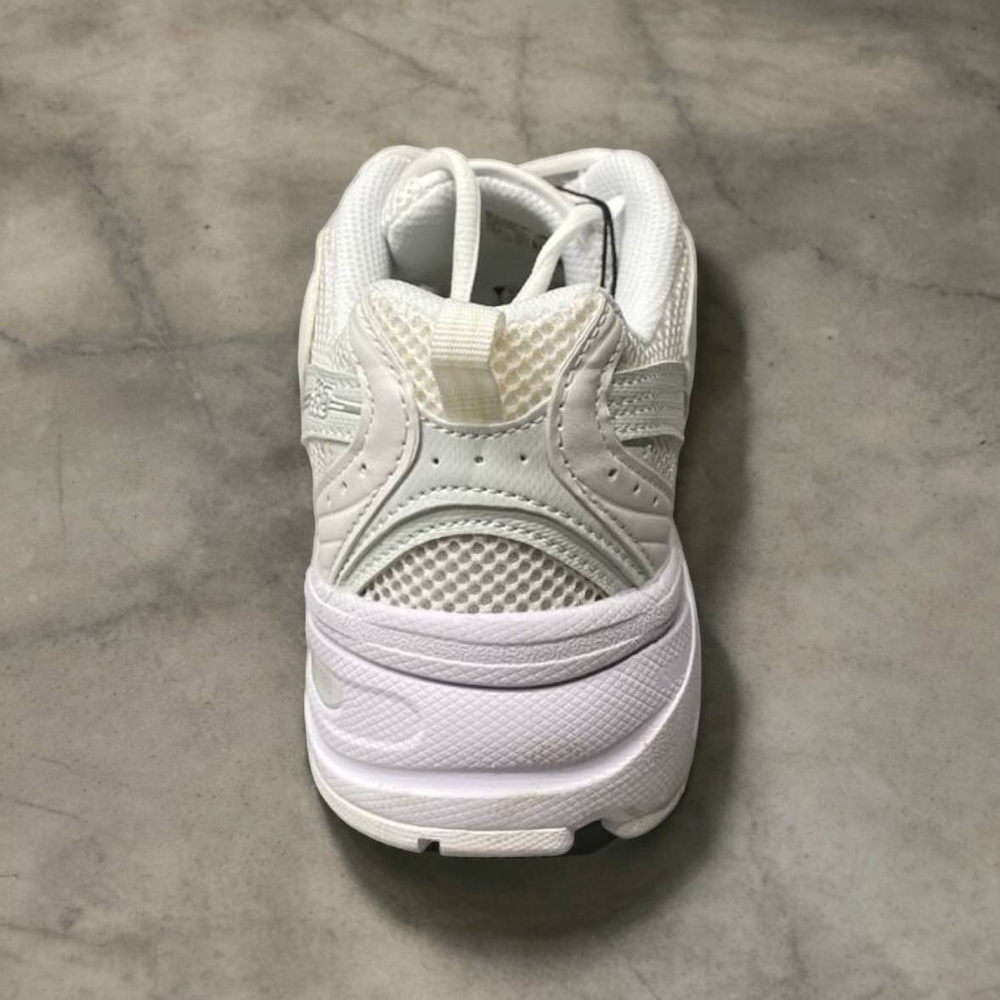 New Balance 530 • White